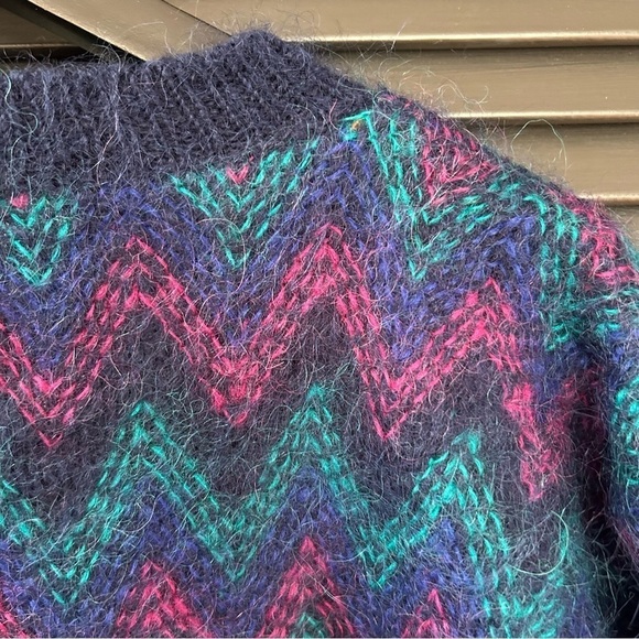 Vintage Karen Scott Mohair Blend Geometric ZigZag Chevron Sweater, Size Medium - Picture 12 of 13